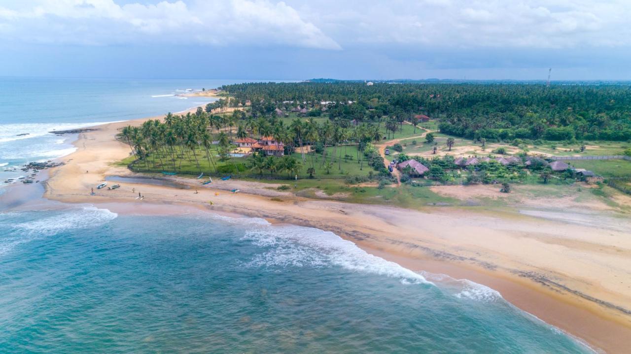 Blue Waters Hotel Аругам Бей Екстериор снимка