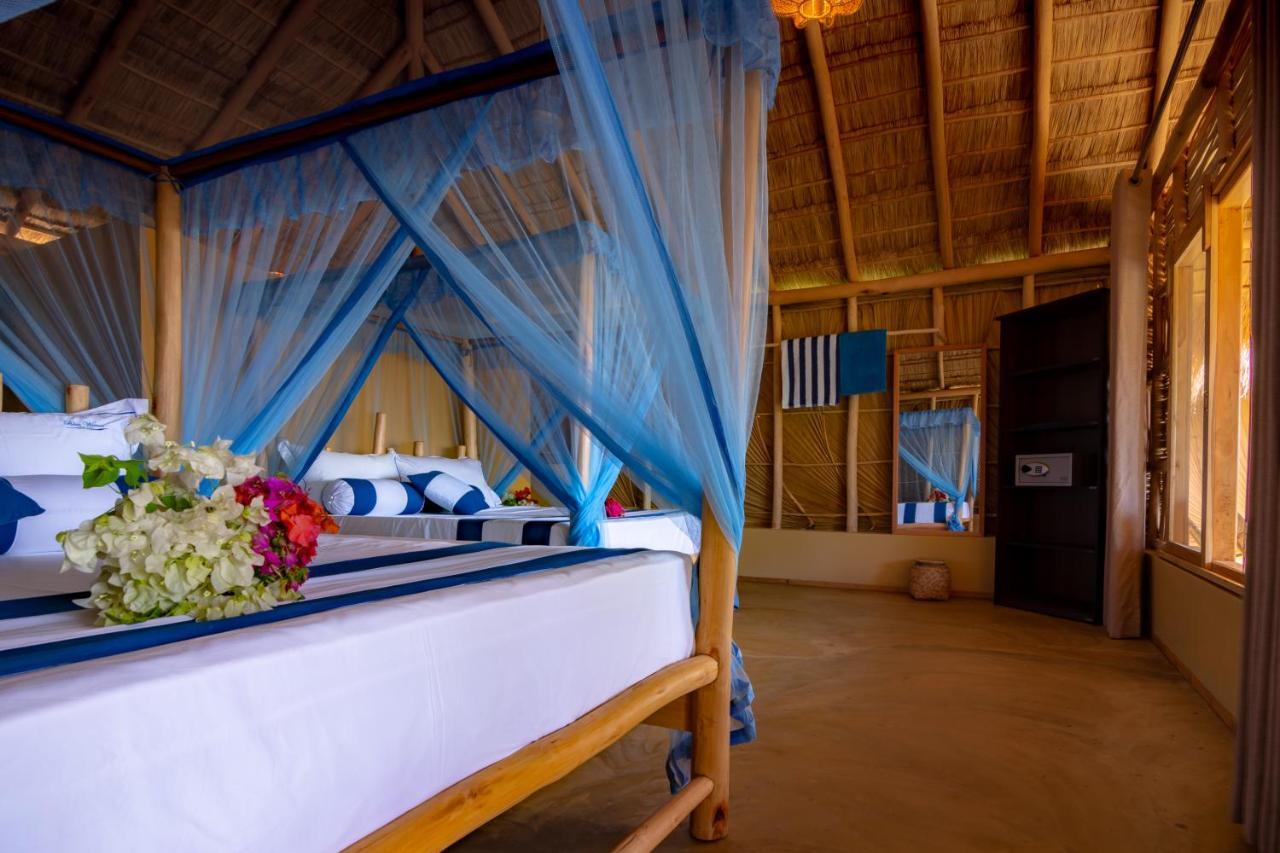 Blue Waters Hotel Аругам Бей Екстериор снимка